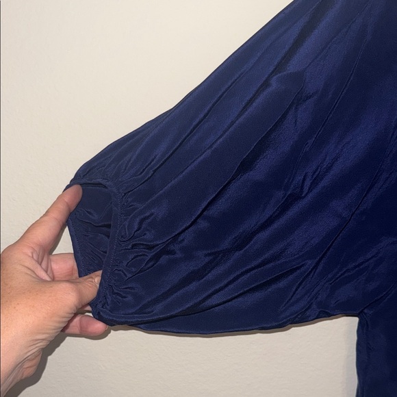 Amanda Uprichard Navy Blouse with Puffy Sleeves - Silk - Small. B8 - Picture 4 of 5